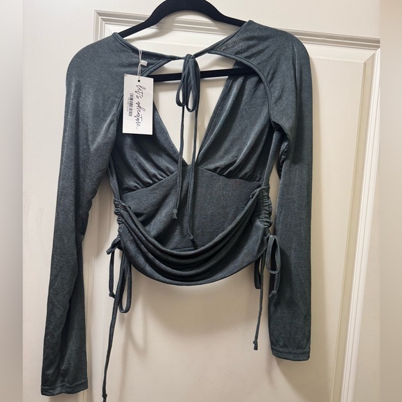 12th Tribe Crop top - Picture 3 of 3